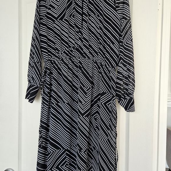 H&M Dress - Picture 2 of 2